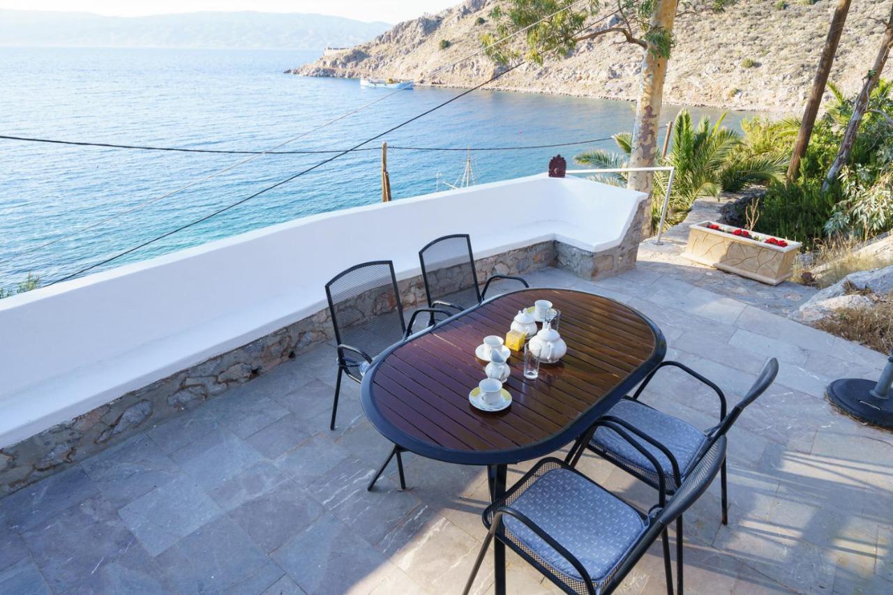 Villa Mandraki Хидра Екстериор снимка