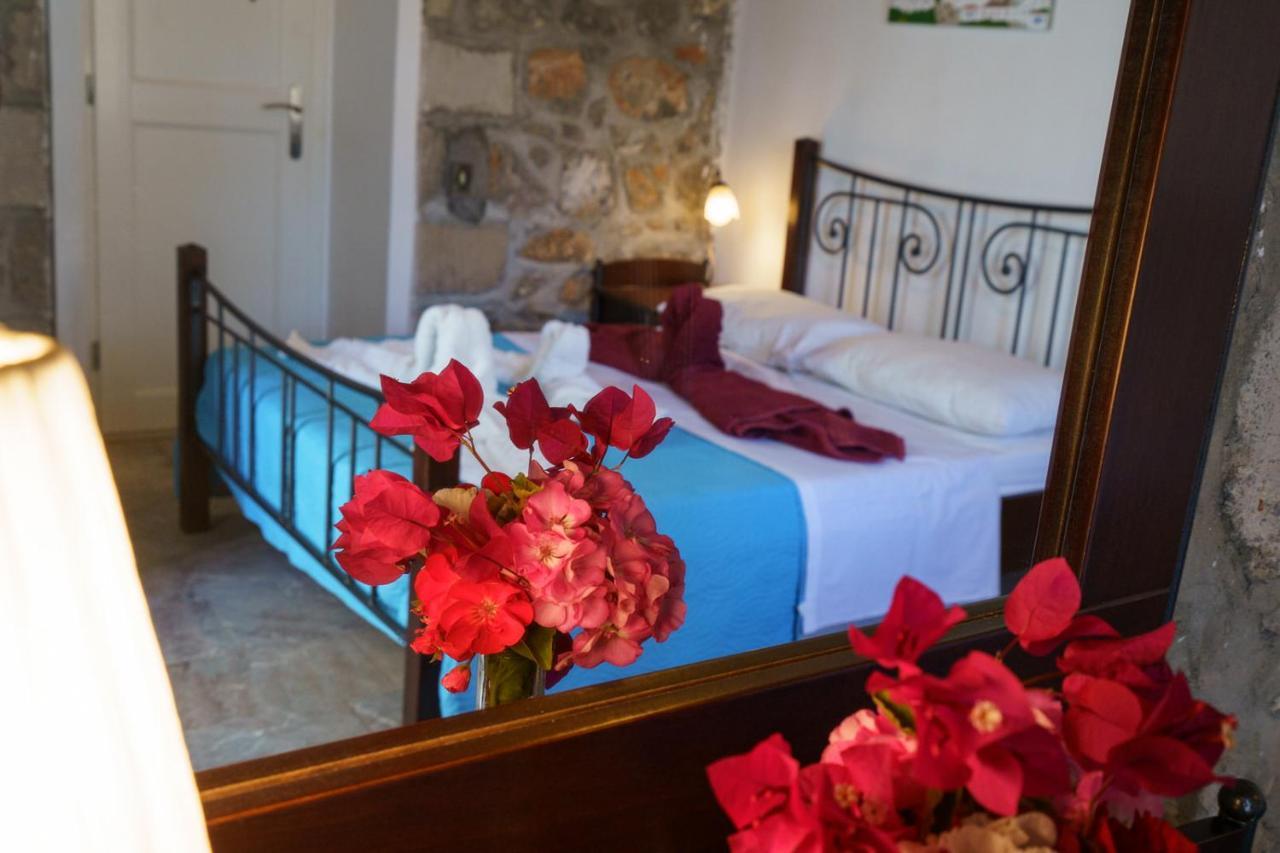 Villa Mandraki Хидра Екстериор снимка