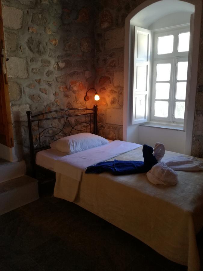 Villa Mandraki Хидра Екстериор снимка
