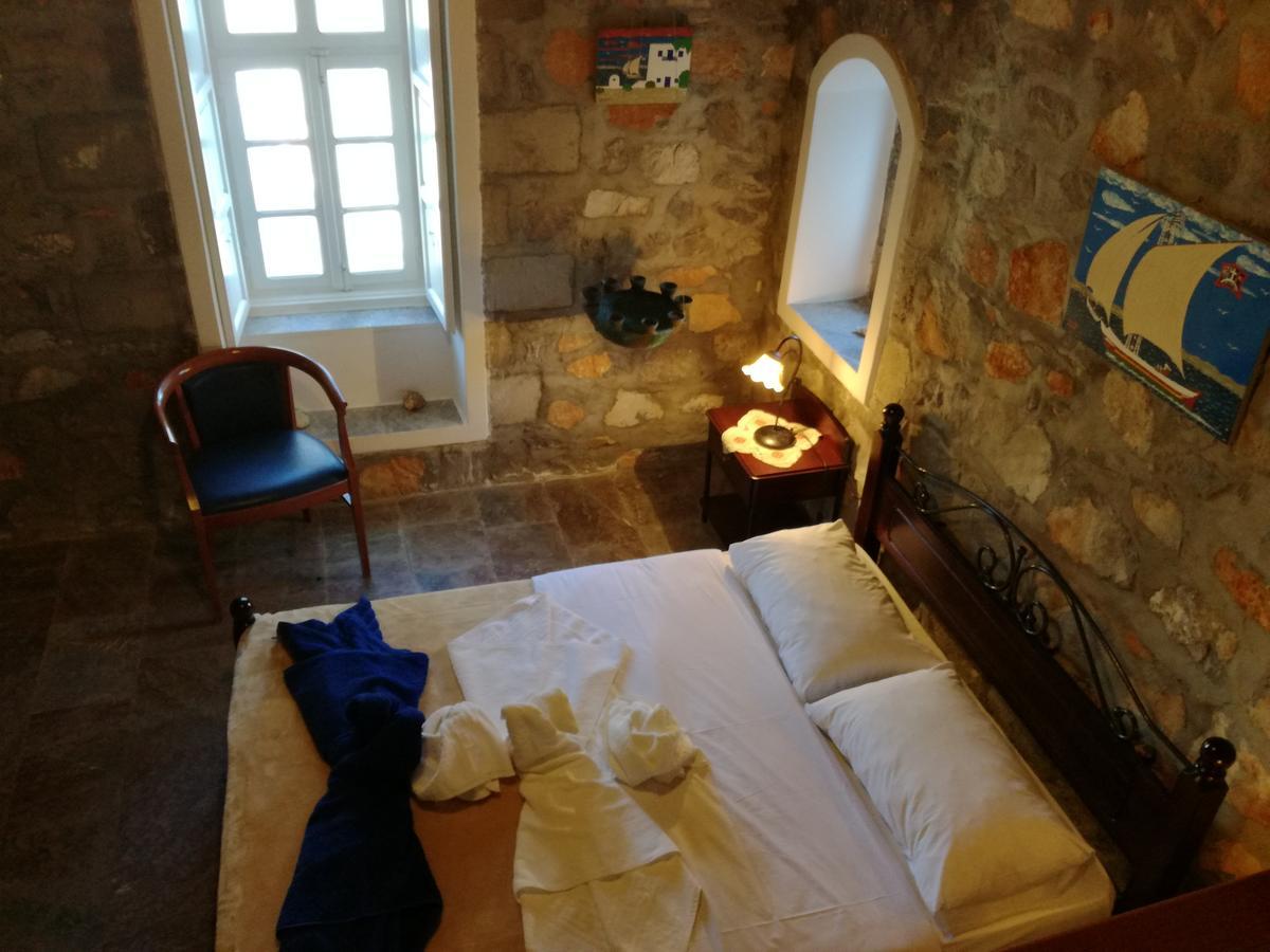 Villa Mandraki Хидра Екстериор снимка